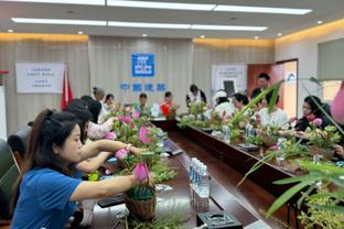 曼城官方祝特维斯40岁生日快乐，曾为曼城打进73球&夺三项冠军